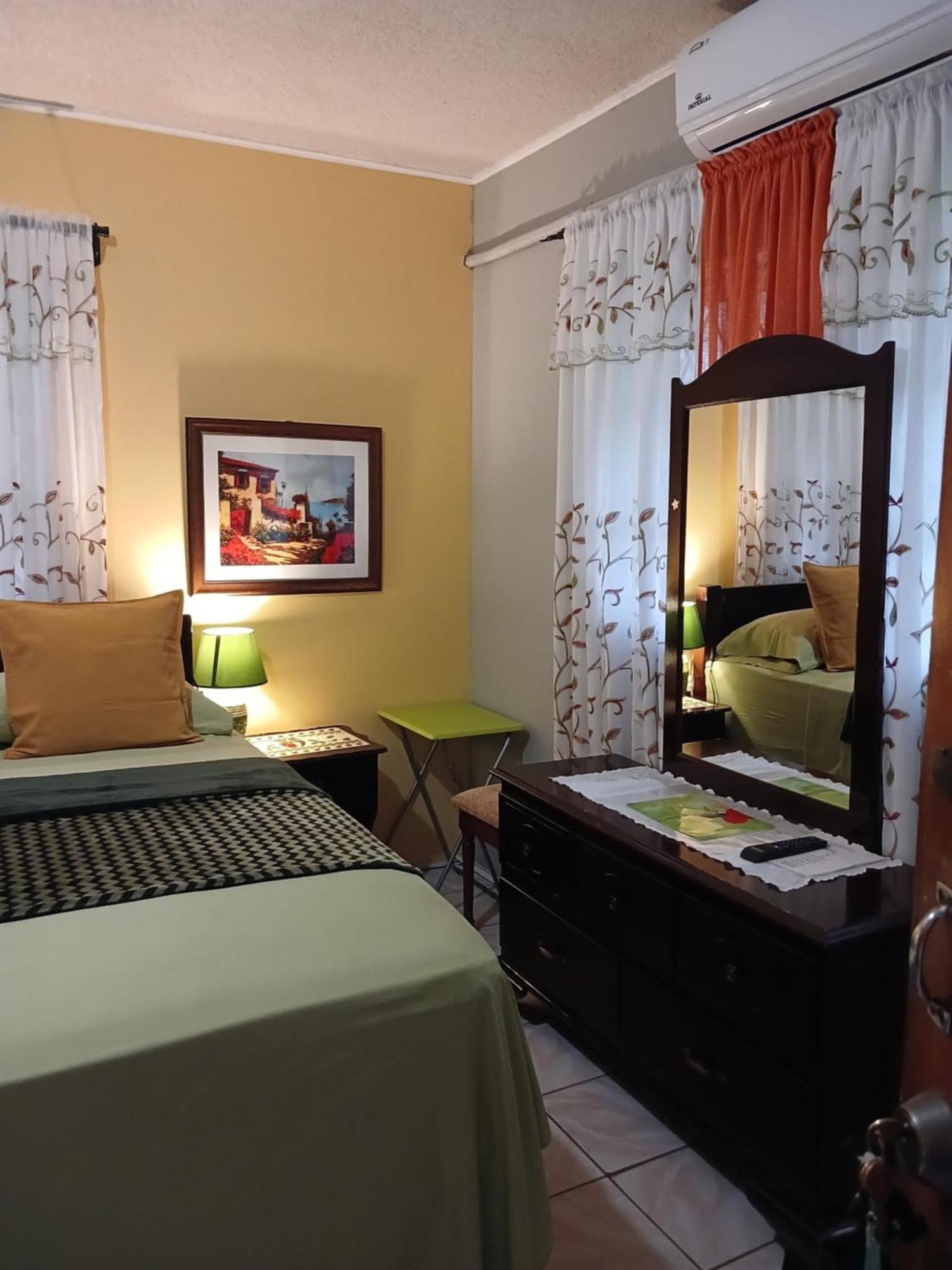Ultimate Freedom Bed And Breakfast Santa Cruz Екстер'єр фото