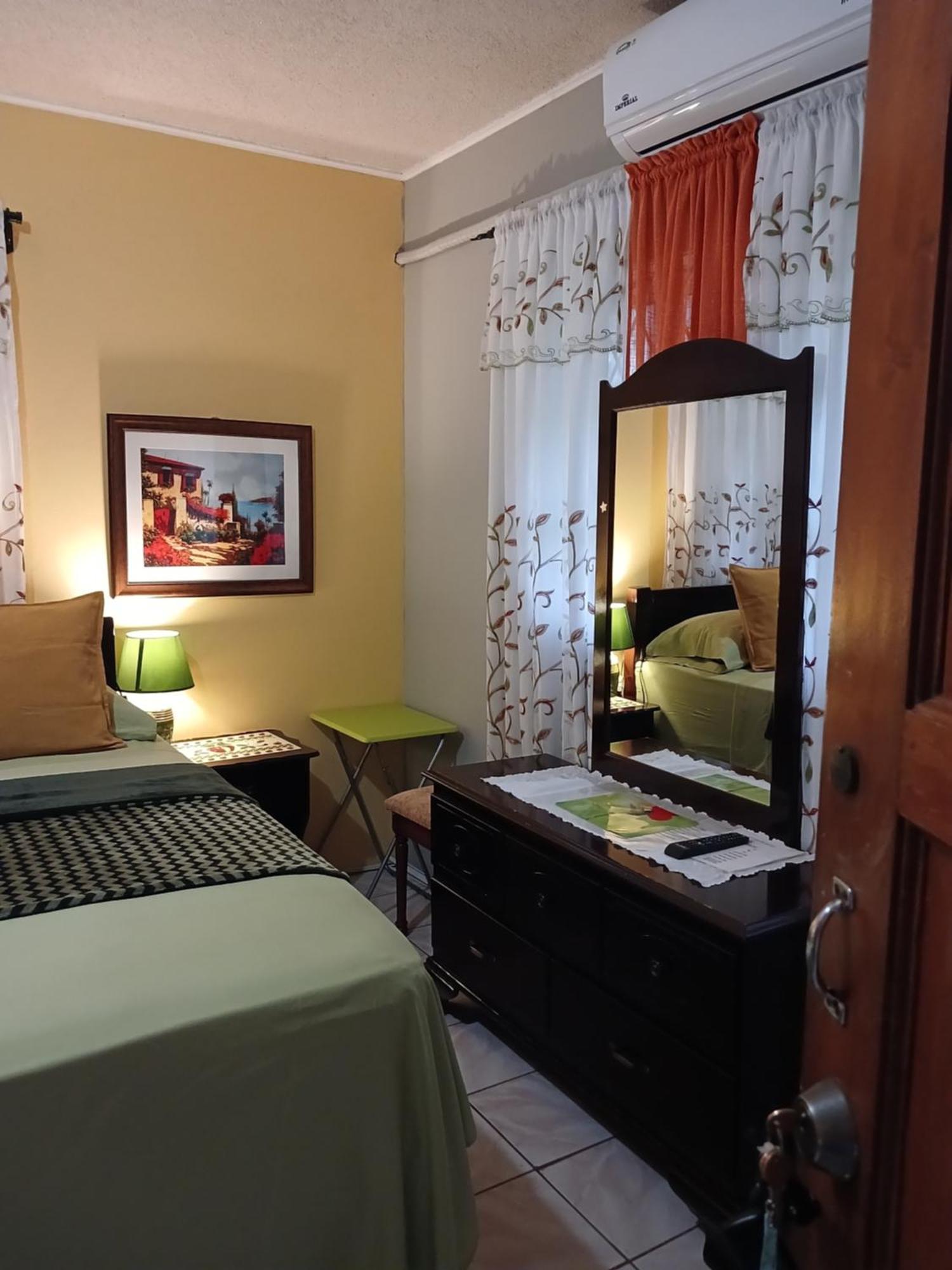 Ultimate Freedom Bed And Breakfast Santa Cruz Екстер'єр фото